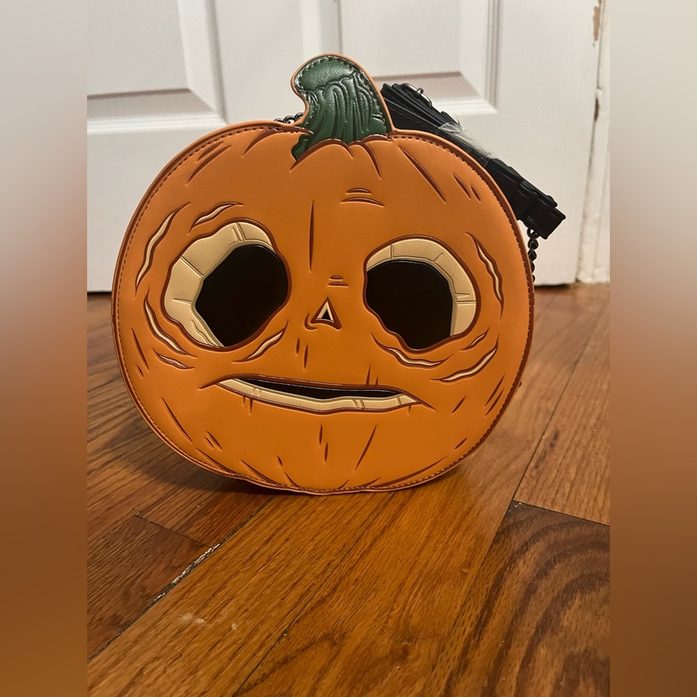 Pumpkin Purse; New, never used.